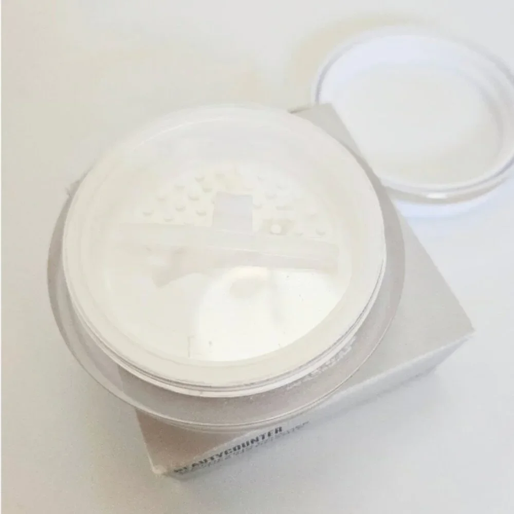 *Beautycounter* Mattifying Face Powder- NEW! - (Discontinued!)